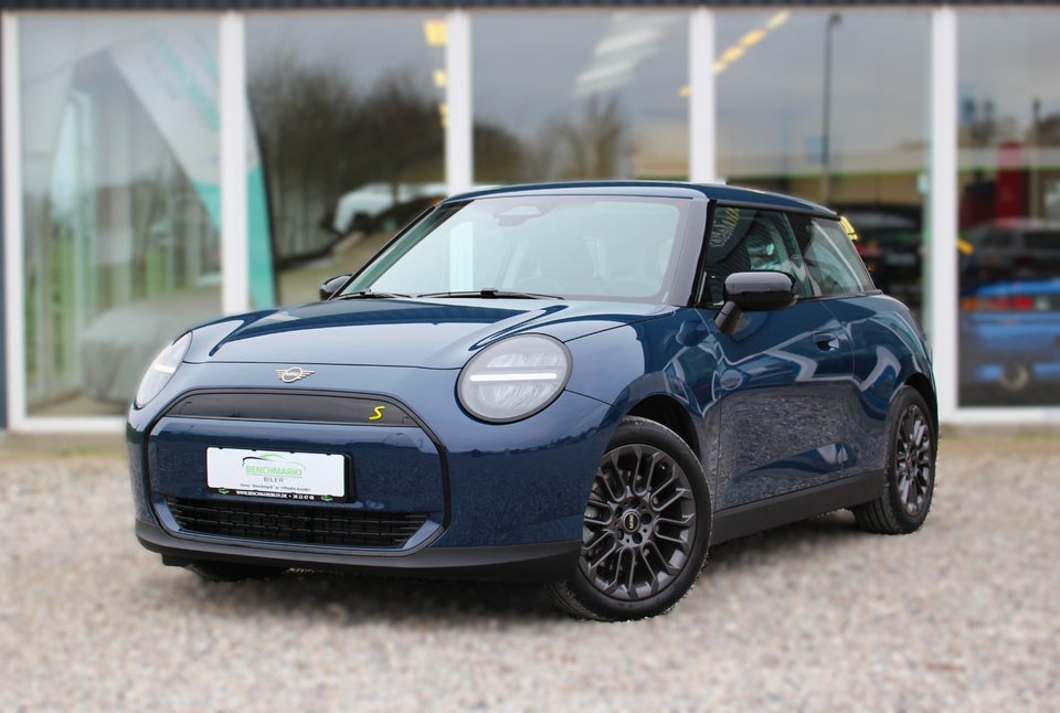 MINI Cooper SE Essential Trim 3d