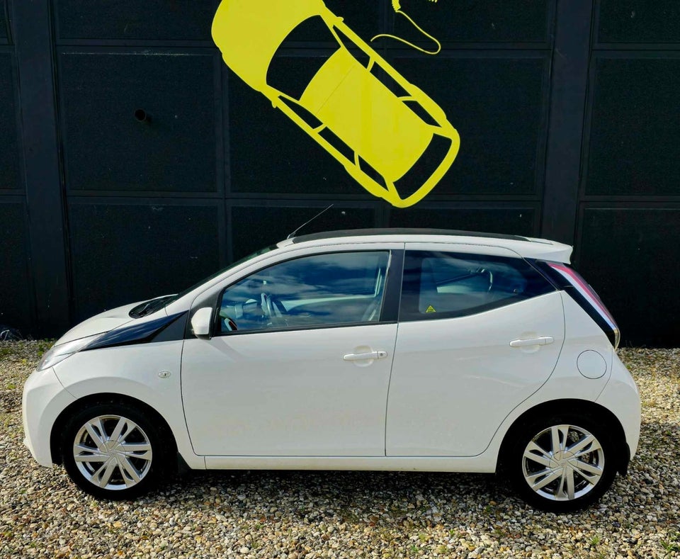 Toyota Aygo 1,0 VVT-i x-wave 5d