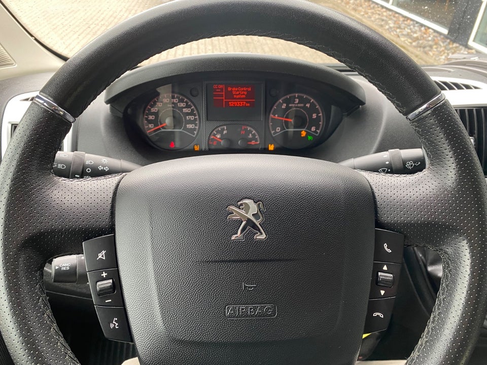 Peugeot Boxer 335 2,2 BlueHDi 165 L2H2 Ultimate