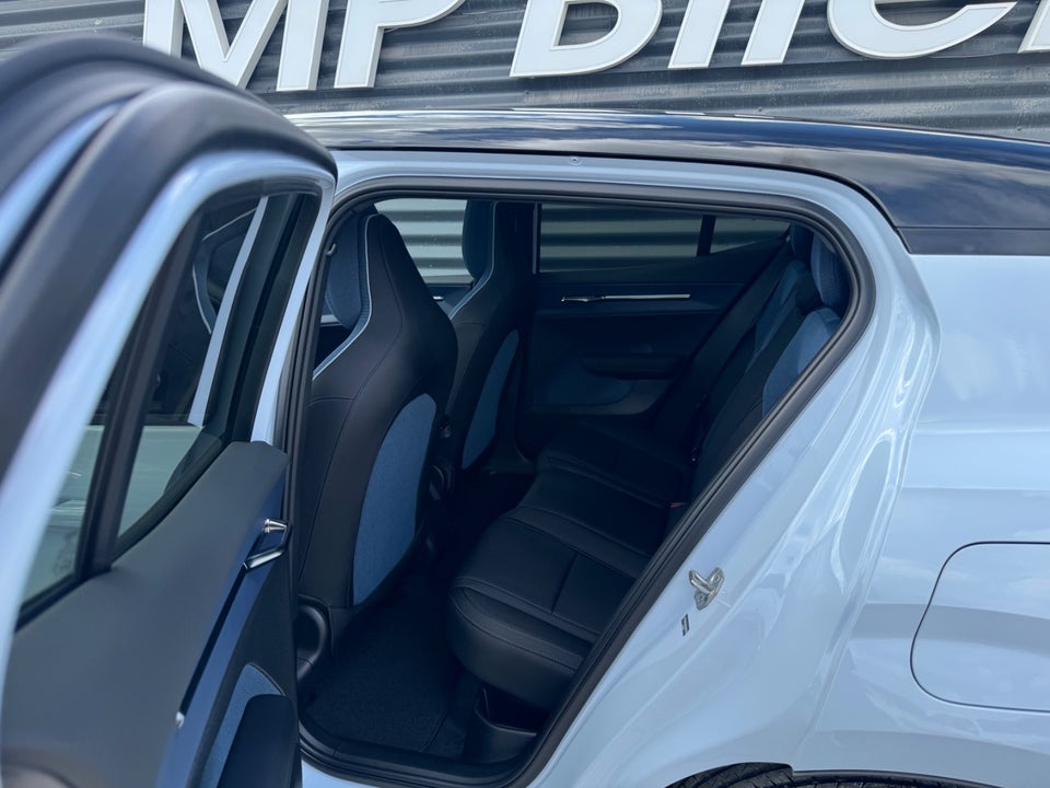 Volvo EX30 Extended Range Ultra 5d