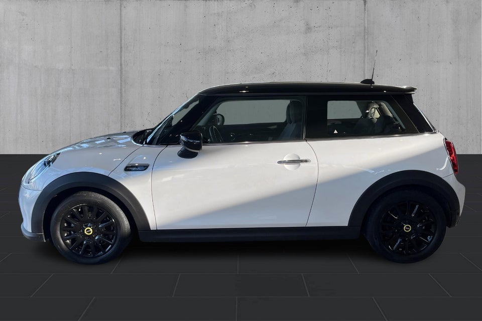 MINI Cooper SE Essential 3d