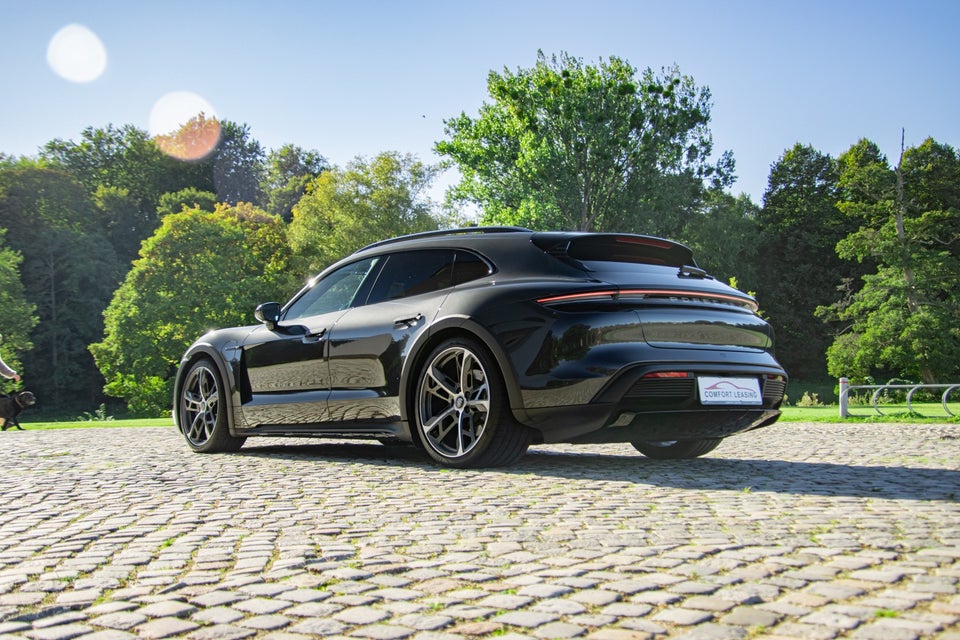 Porsche Taycan 4 Performance+ Cross Turismo 5d
