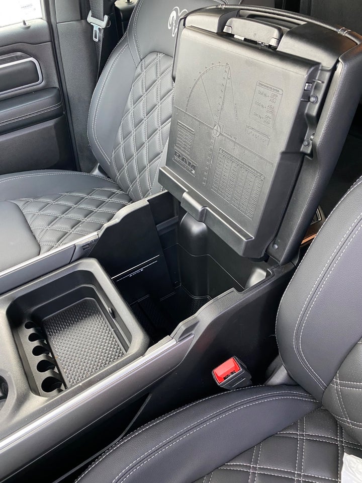 Dodge RAM 1500 5,7 V8 Hemi Laramie Sport aut. 4d