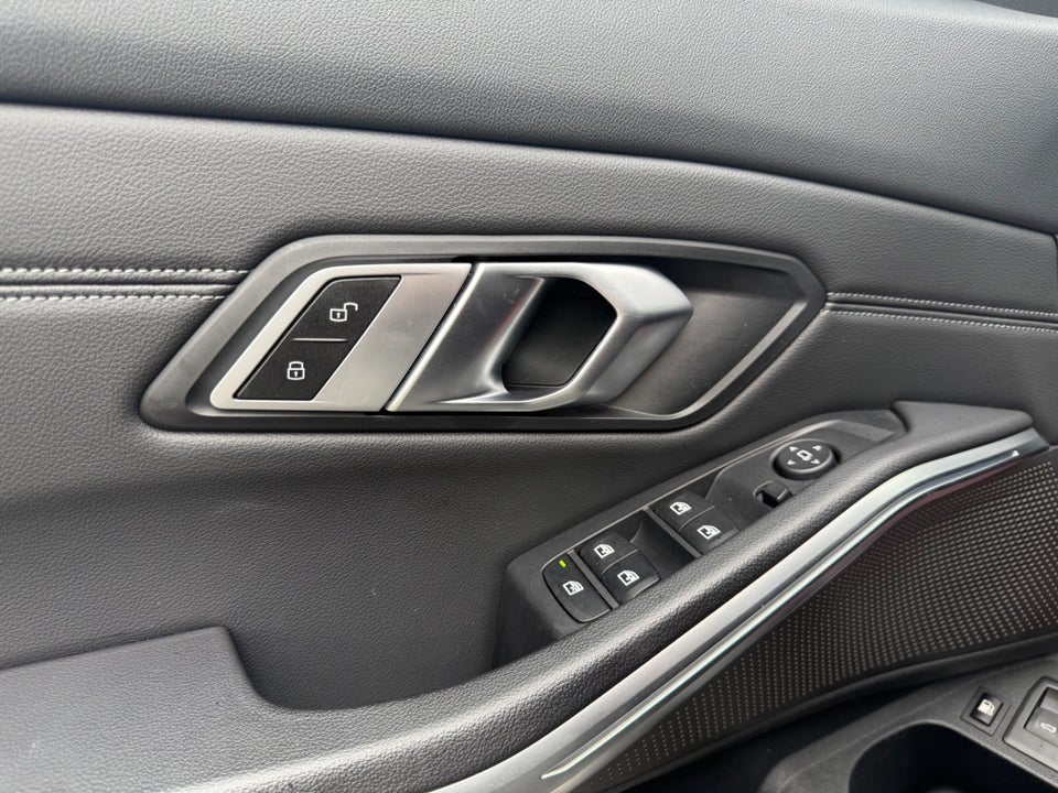 BMW 330e 2,0 Touring Sport Line aut. 5d