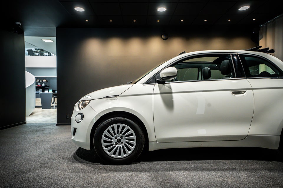 Fiat 500e 42 Icon Cabrio 2d