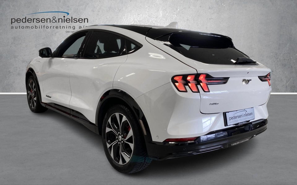Ford Mustang Mach-E 88 Extended Range AWD 5d