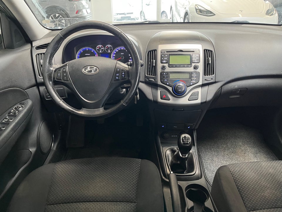 Hyundai i30 1,6 CRDi 90 Classic Sense+ Eco 5d