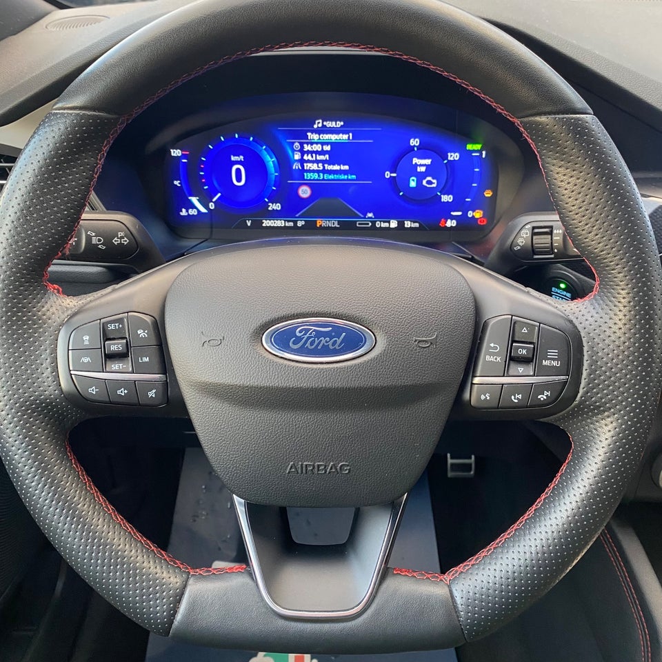 Ford Kuga 2,5 PHEV ST-Line CVT 5d