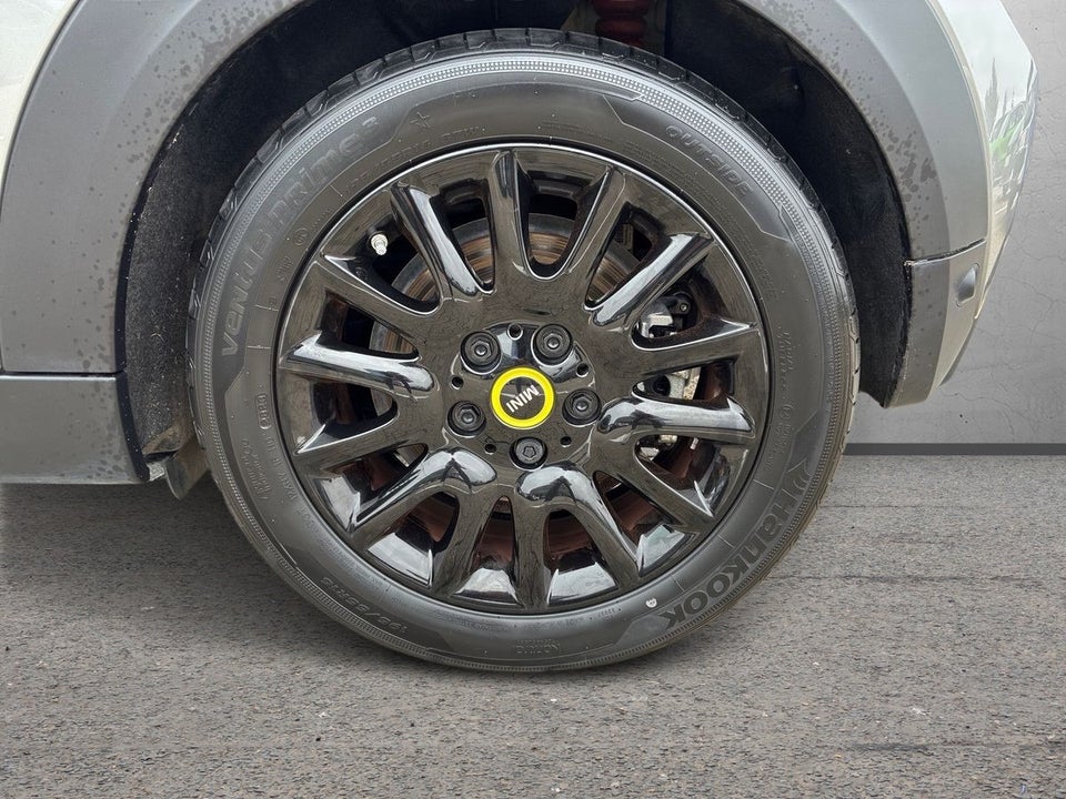 MINI Cooper SE Essential 3d