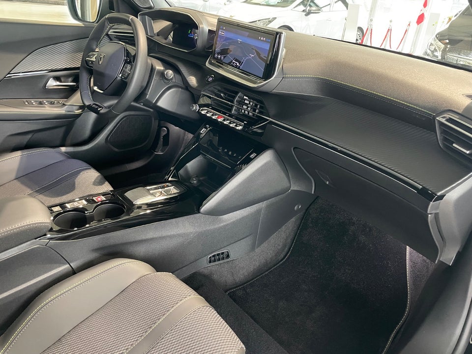 Peugeot e-2008 50 GT 5d