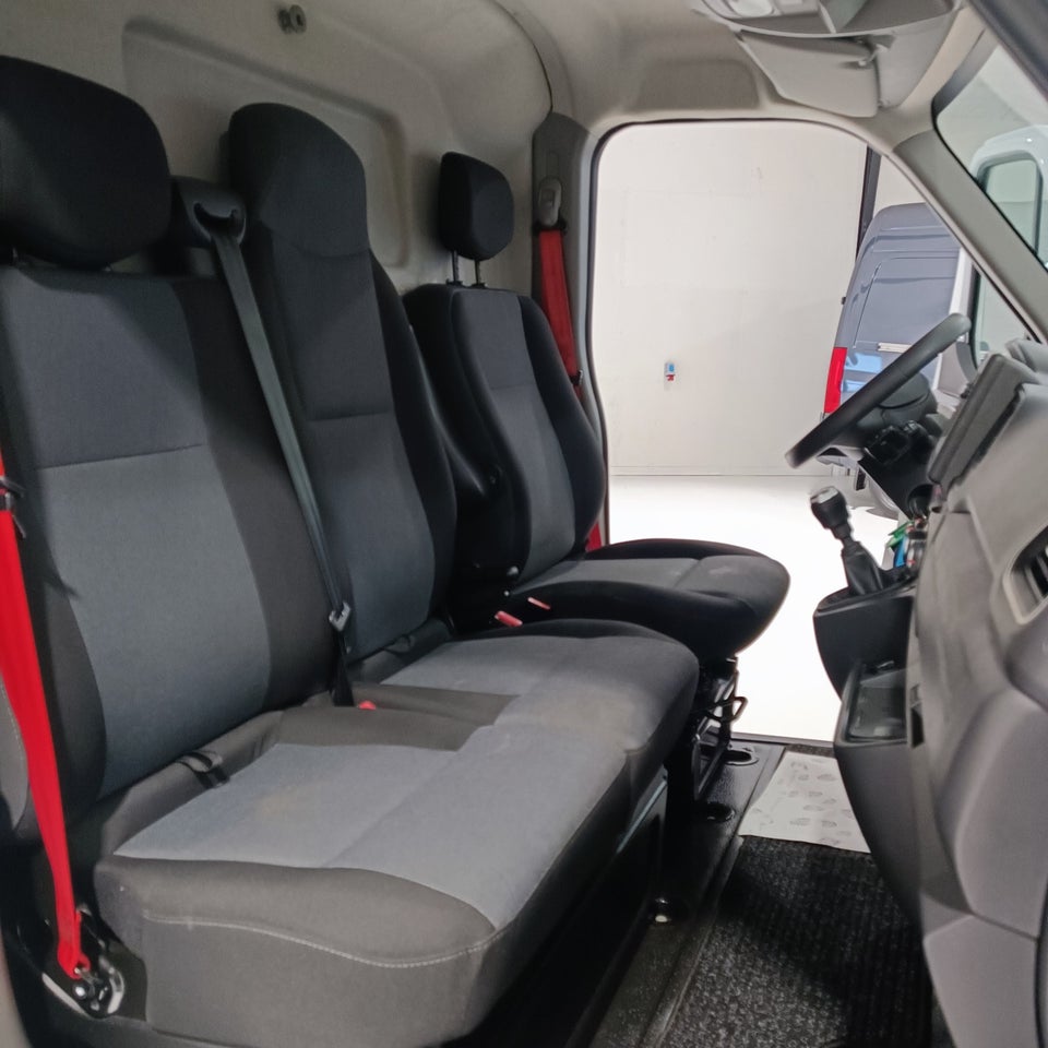 Renault Master IV T35 2,3 dCi 150 L3H2 Kassevogn