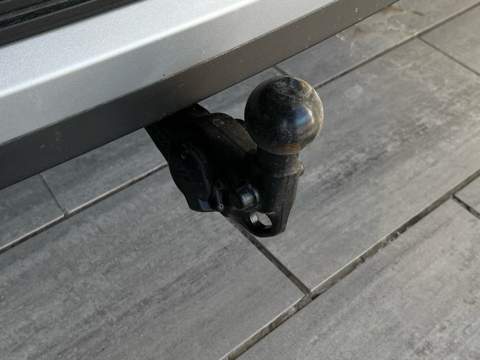 Ford Explorer 77 Premium Extended Range 5d