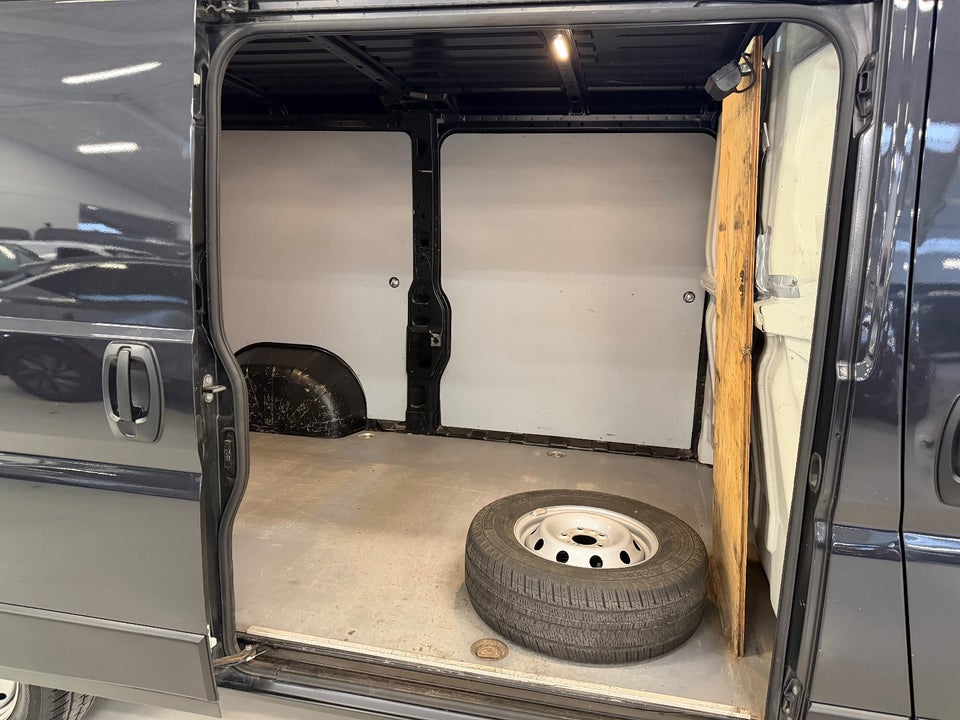 Peugeot Boxer 333 2,2 BlueHDi 140 L2H1 Premium