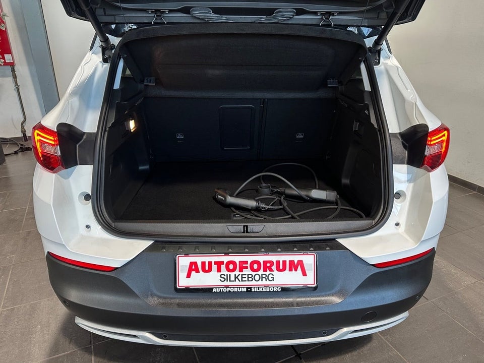 Opel Grandland X 1,6 Hybrid Ultimate aut. 5d