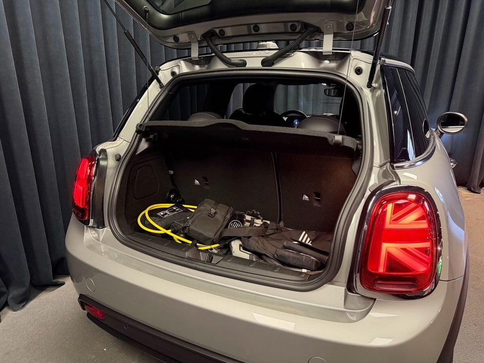 MINI Cooper SE Classic Trim 3d