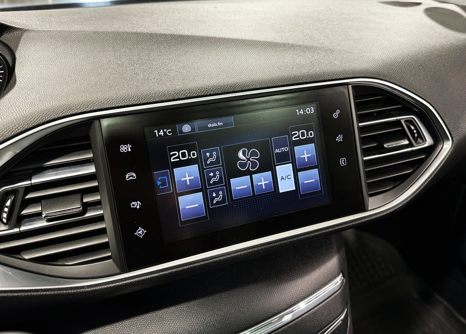 Peugeot 308 1,6 BlueHDi 120 Desire Sky 5d