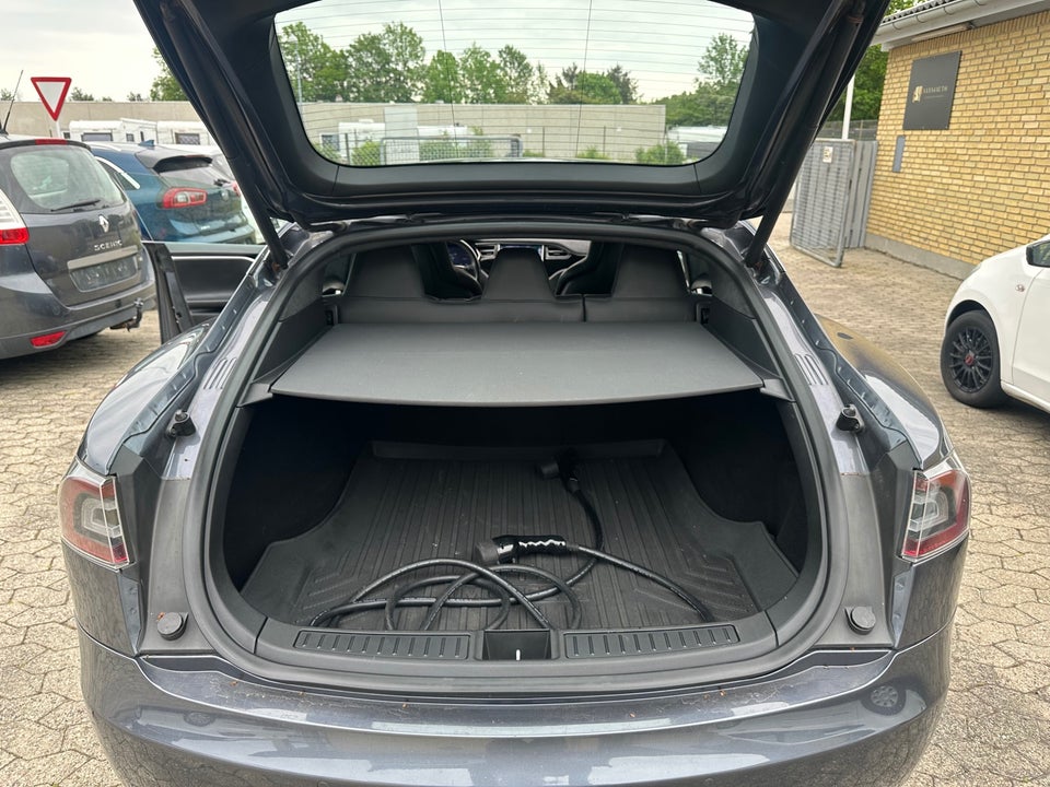 Tesla Model S P85D 5d