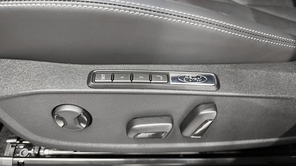 Ford Capri 82 Premium Extended Range 5d