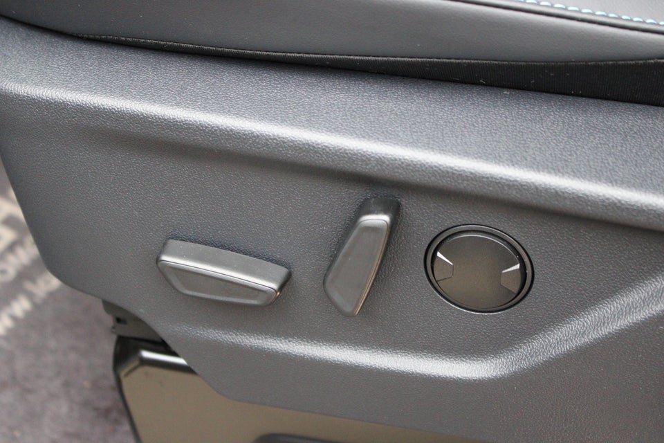 Ford E-Transit Custom 340L 64 Sport