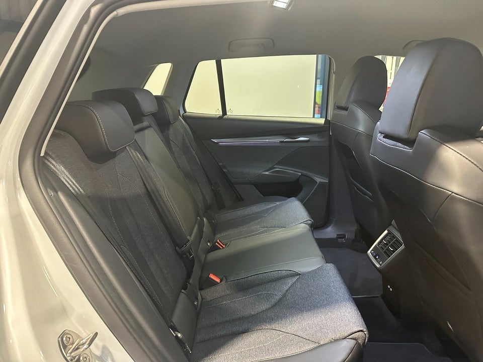 Skoda Elroq 85 iV Loft 5d