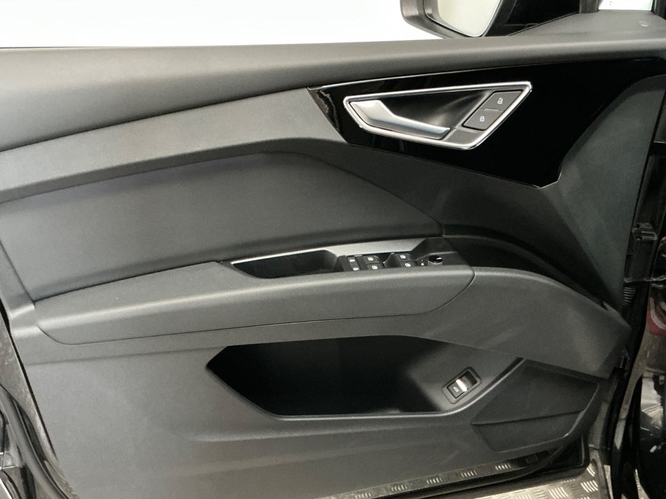 Audi Q4 e-tron 45 S-line 5d