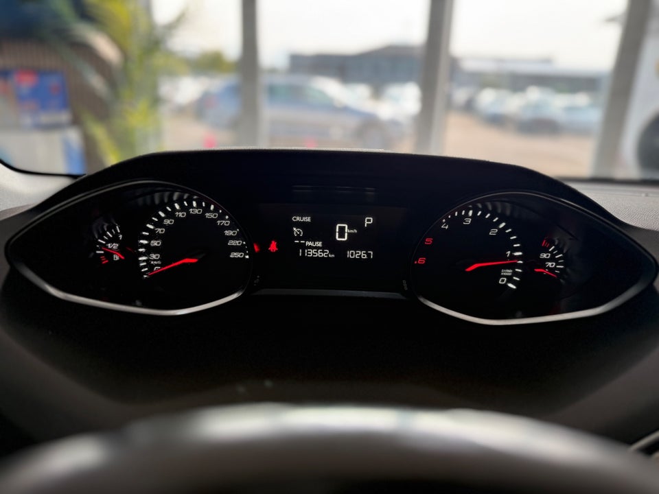 Peugeot 308 1,6 BlueHDi 120 Style Sky EAT6 5d