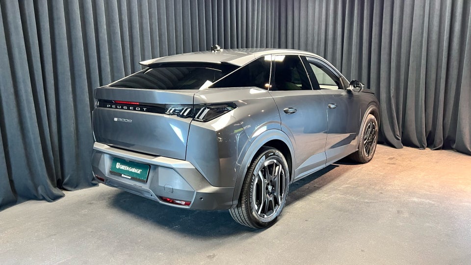 Peugeot e-3008 77 GT 5d