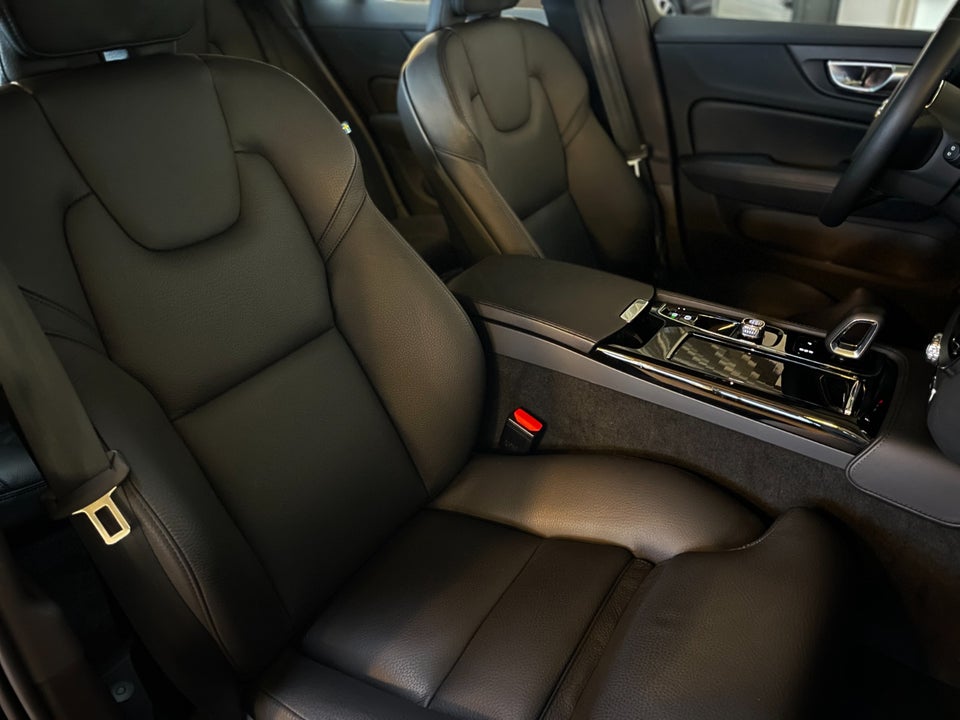 Volvo V60 2,0 T6 ReCharge Plus Dark aut. AWD 5d