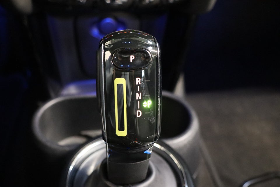 MINI Cooper SE Essential 3d