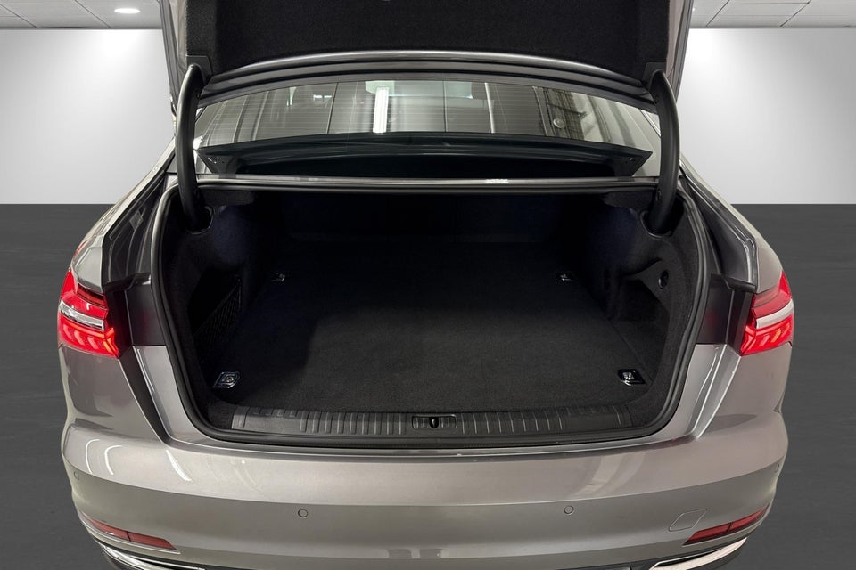 Audi A6 50 TFSi e Sport quattro S-tr. 4d