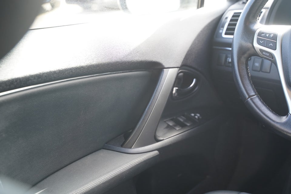 Toyota Avensis 2,0 D-4D T2 Premium stc. 5d