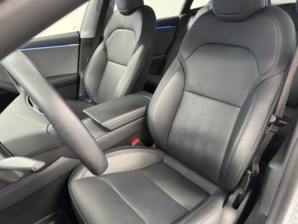 Tesla Model 3 RWD 4d