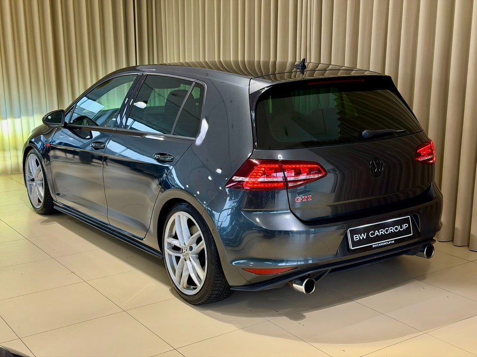 VW Golf VII 2,0 GTi Performance DSG BMT 5d