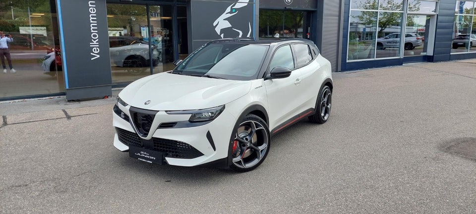 Alfa Romeo Junior Elettrica Veloce 5d