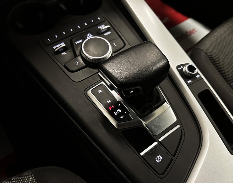 Audi A4 2,0 TDi 150 Avant S-tr. 5d