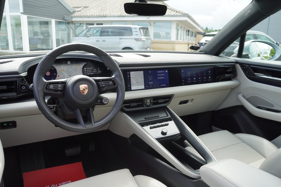 Porsche Macan 4 5d