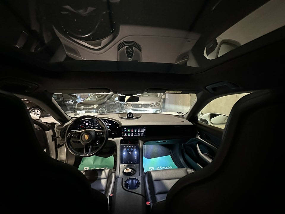 Porsche Taycan Performance+ 4d