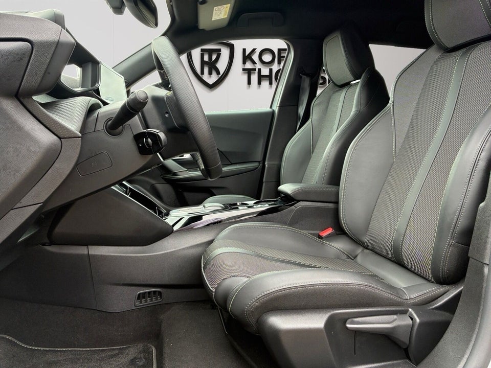 Peugeot e-2008 54 GT 5d