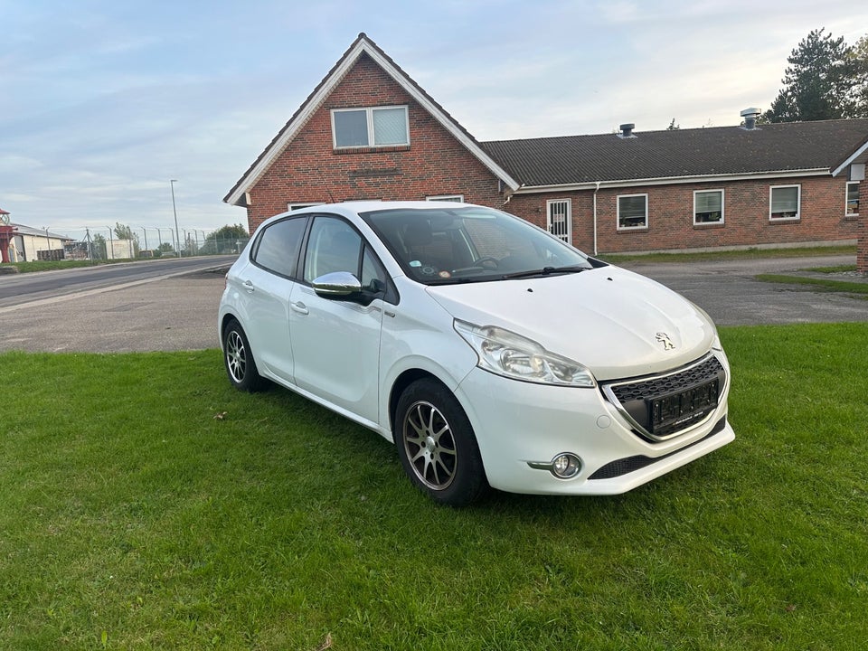 Peugeot 208 1,2 VTi Active 5d