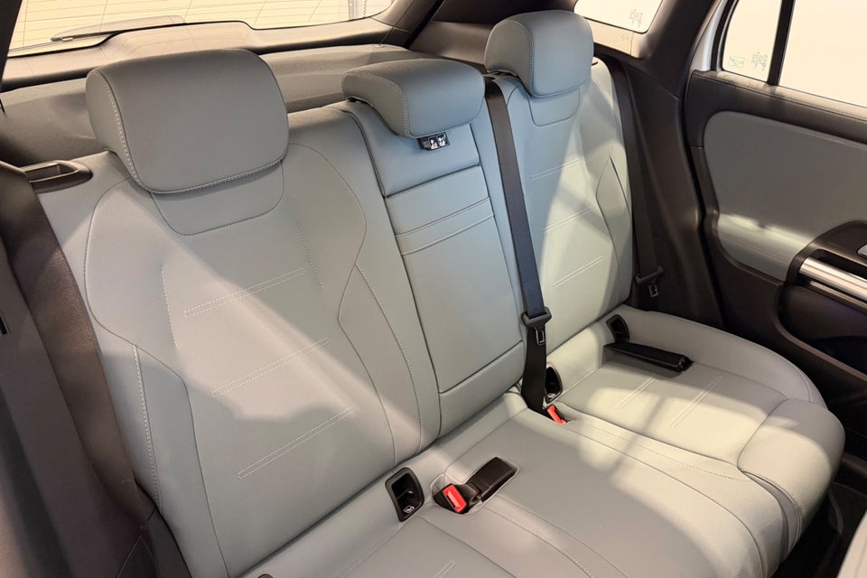 Mercedes EQA250+ Progressive 5d