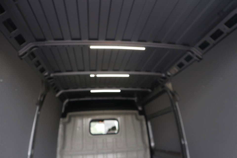 Peugeot Boxer 333 2,2 BlueHDi 140 L2H1 Premium