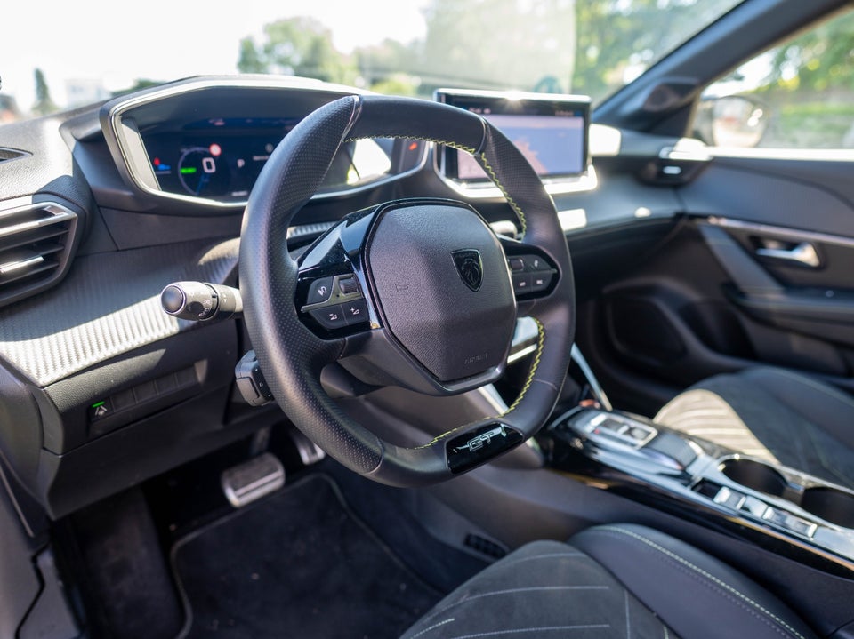 Peugeot e-208 54 GT 5d