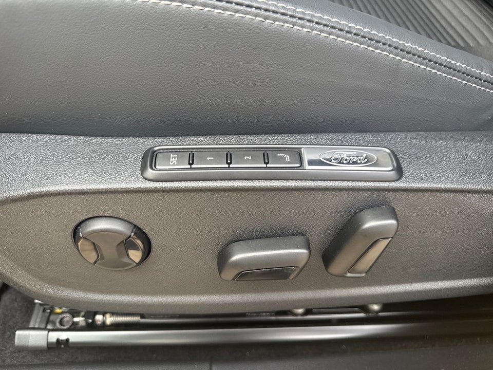 Ford Capri 82 Premium Extended Range 5d