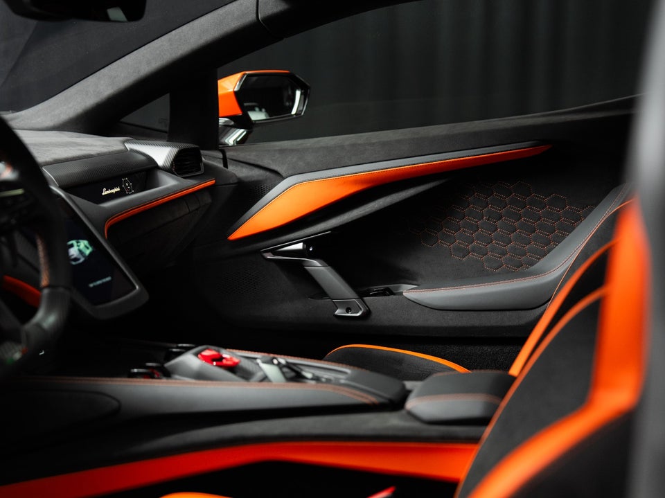 Lamborghini Revuelto 6,5 2d