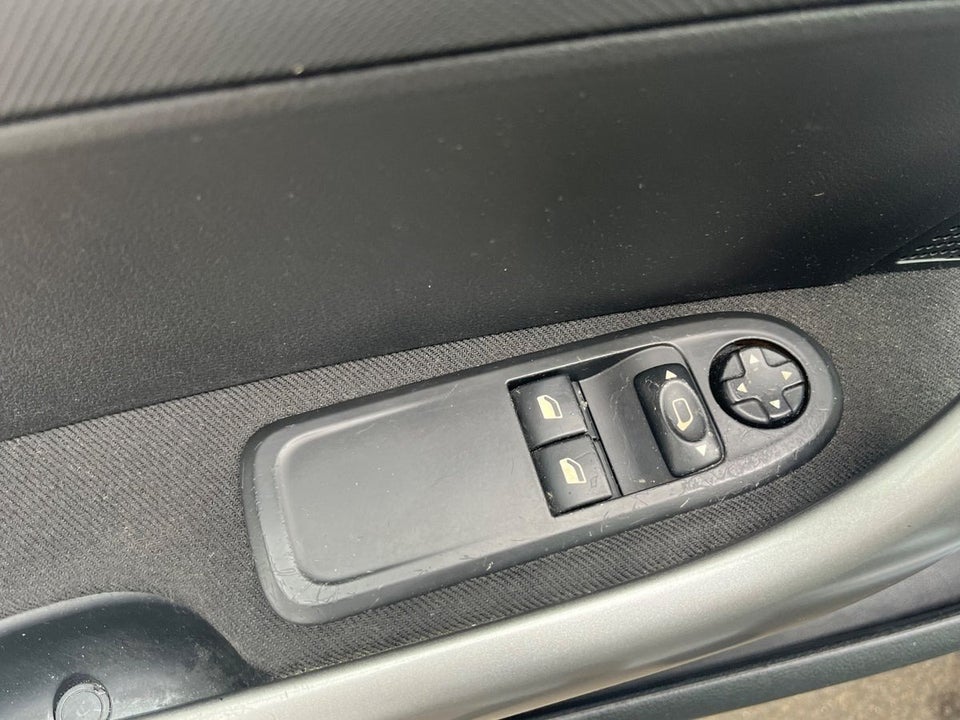 Peugeot 308 1,6 VTi Comfort S 5d