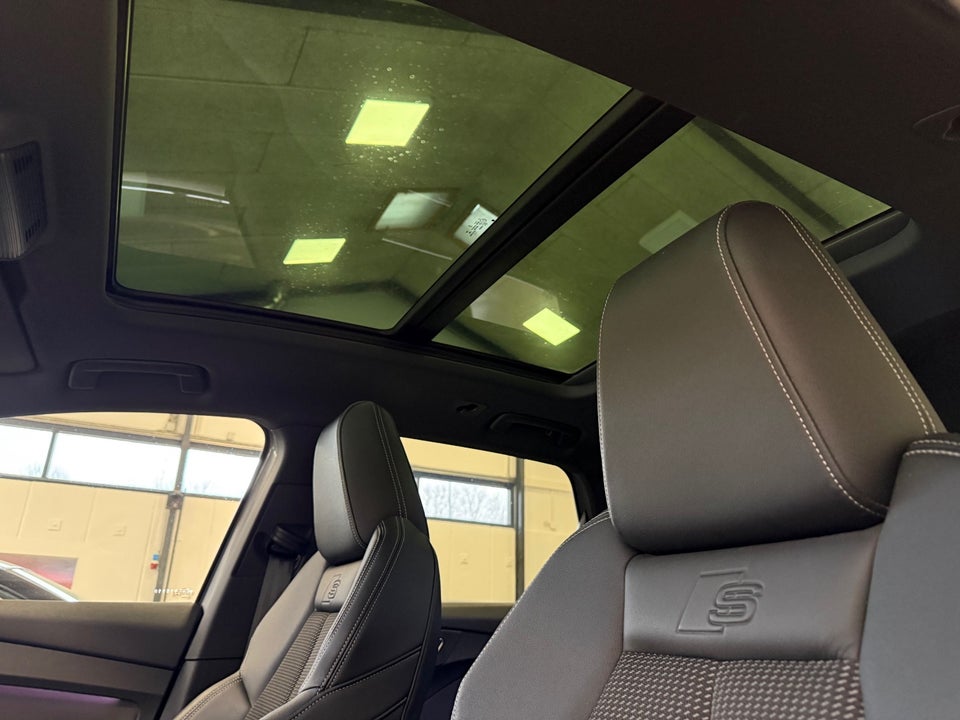 Audi Q4 e-tron 40 S-line 5d