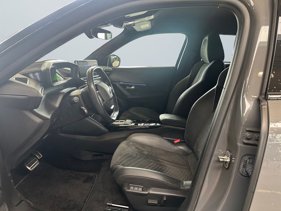 Peugeot e-2008 54 GT 5d