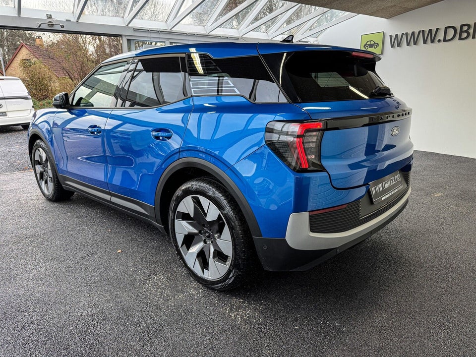 Ford Explorer 82 Premium Extended Range 5d