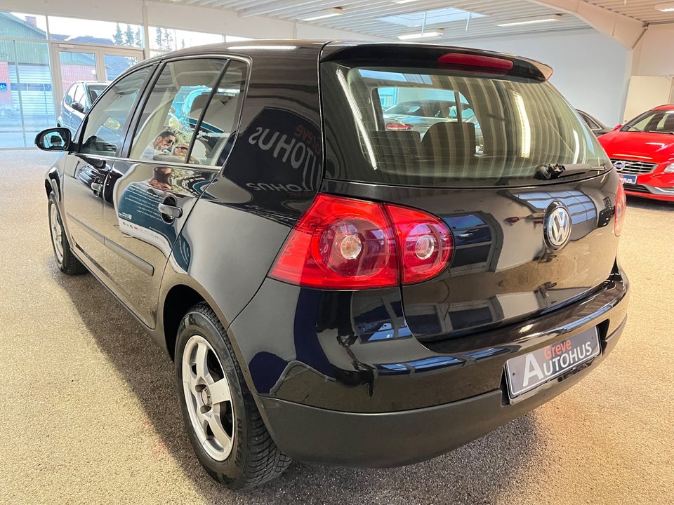 VW Golf V 1,6 FSi Trendline 5d