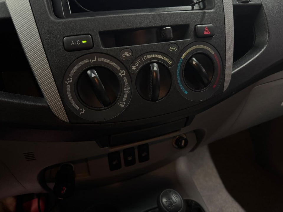 Toyota HiLux 3,0 D-4D Db.Kab 4x4 SR5 4d